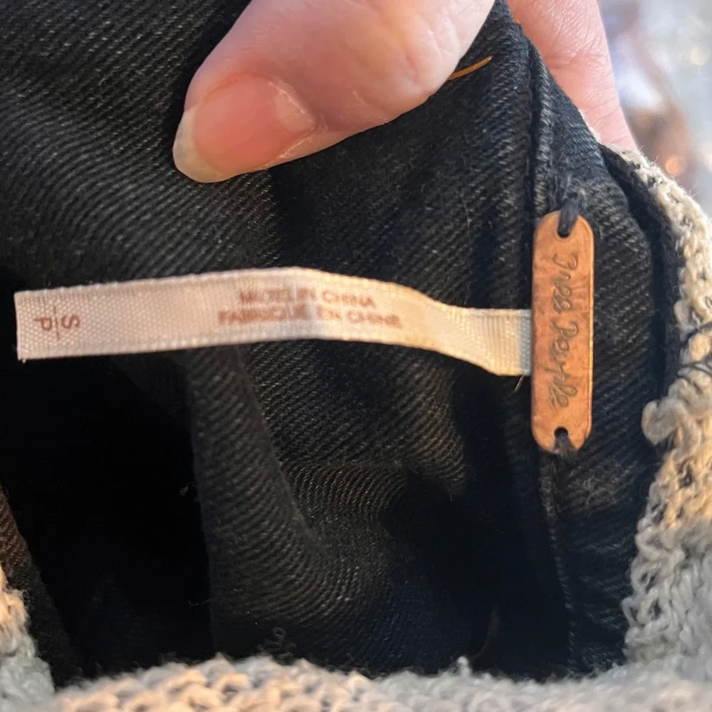 Free People Black Denim‎ Hooded Jacket Distressed Grey Knit Sleeves - Picture 6 of 6
